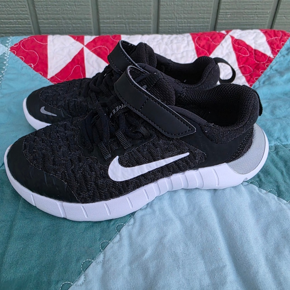 Nike Free Run 5.0 Next Nature Kids Black White CZ3996-001 Size 12C No Tie Shoes
